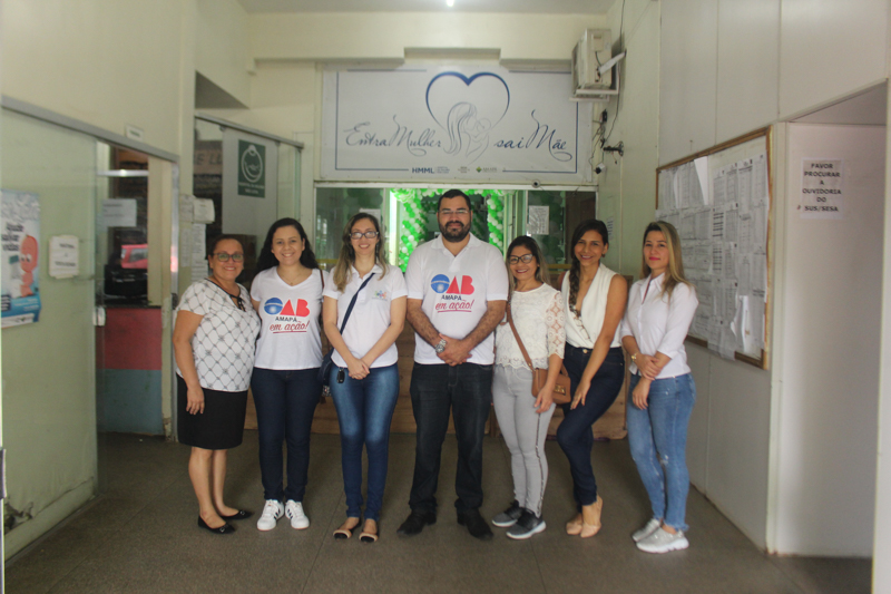 Comissão da OAB/AP visita mães na Maternidade